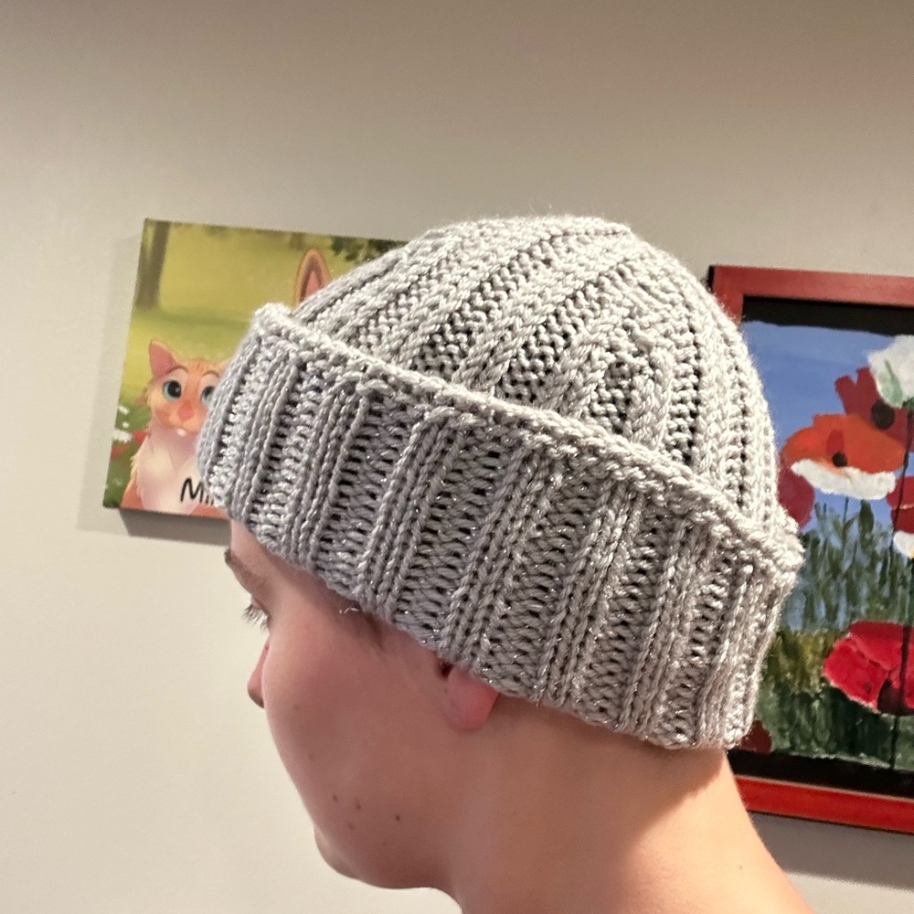 Festive ribbed hat